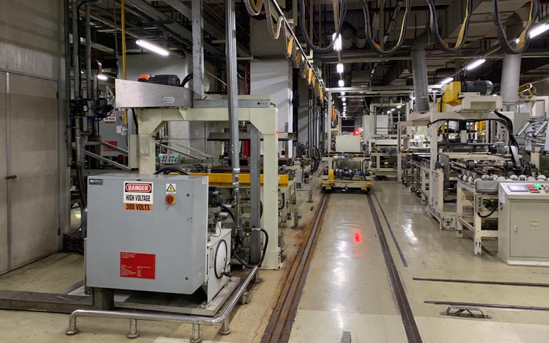 全自动压合车间